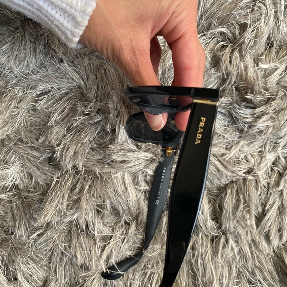 PRADA/ WILDFOX/ RAY BANS - Picture 13 of 14